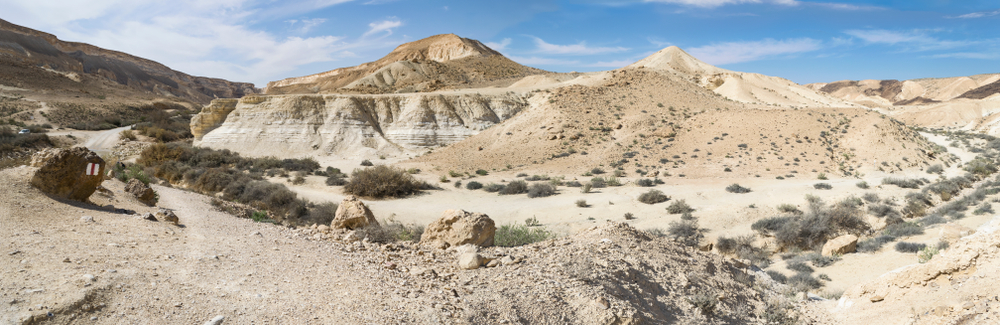 נחל חווארים שטרסטוק.jpg