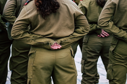 הצרת מדים אצל תופרת להופעה תקנית ויפה במדי צה"ל