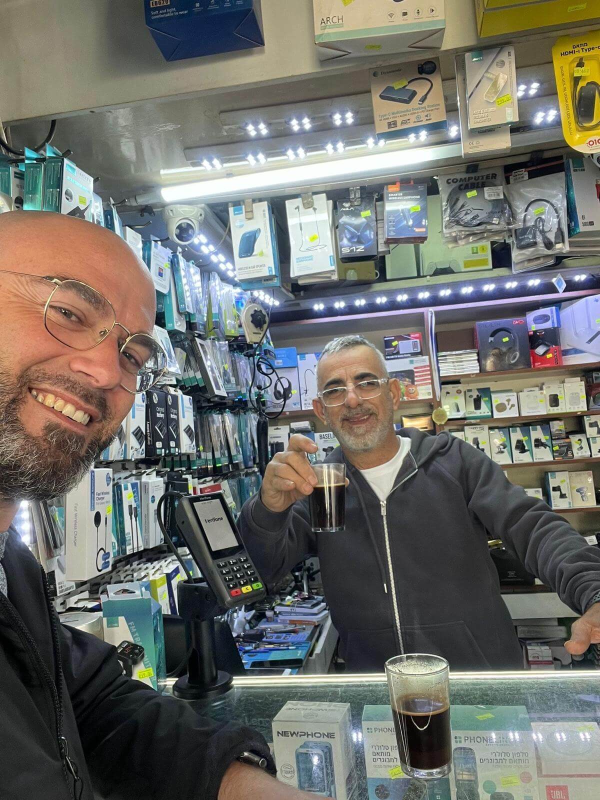 חנות לתיקון מכשירי סלולר.jpeg חנות לתיקון מכשירי סלולר