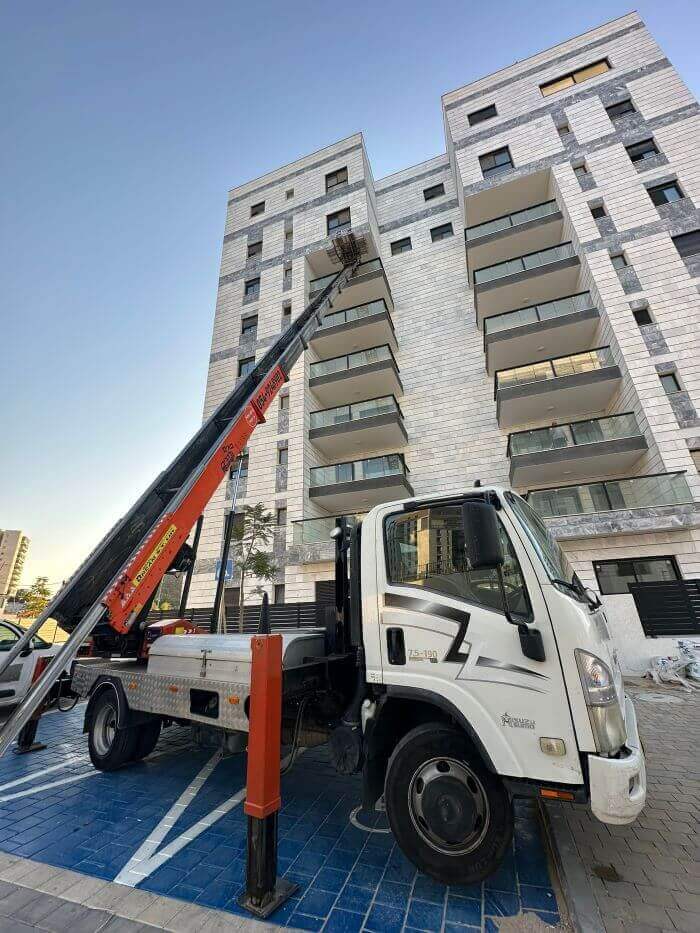 הובלה עם מנוף