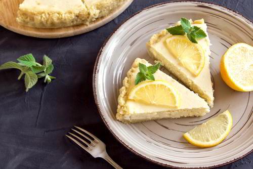 עוגת גבינה עם לימון ונענע